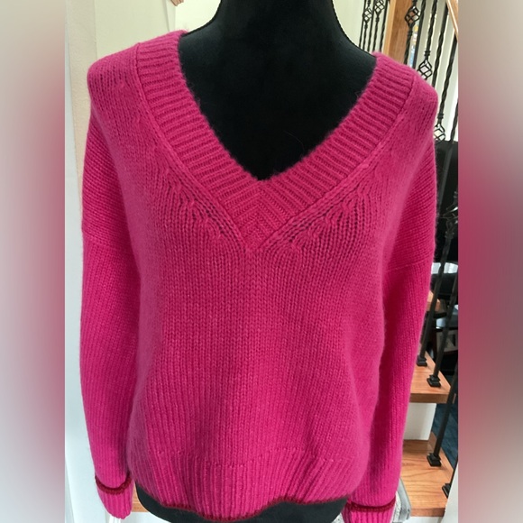Kate Spade Sweaters - NWT Kate Spade V Neck Sweater